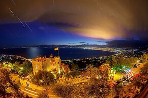 Seaside Family Haven - Avia s Spacious Getaway