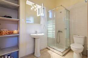 Stylish Seaside Home - Fully Equipped big Terrace