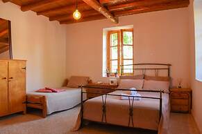 Coastal Stone Residence With Spectacular Scenery