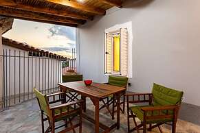 Valira Cozy Maisonette - Relaxing Vibes Getaway