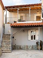 Valira Cozy Maisonette - Relaxing Vibes Getaway