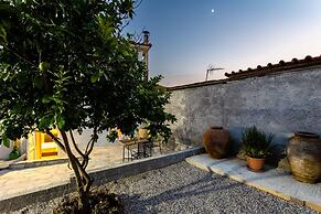 Valira Cozy Maisonette - Relaxing Vibes Getaway