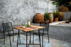 Valira Cozy Maisonette - Relaxing Vibes Getaway