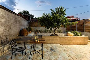 Valira Cozy Maisonette - Relaxing Vibes Getaway