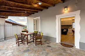 Valira Cozy Maisonette - Relaxing Vibes Getaway