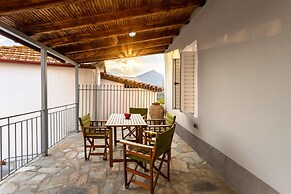 Valira Cozy Maisonette - Relaxing Vibes Getaway