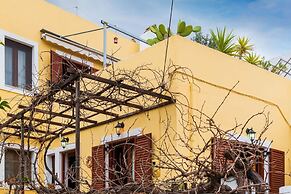 Cretan Magnolia Gem - Smari Cozy Getaway