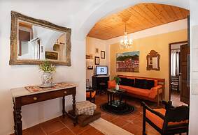 Cretan Magnolia Gem - Smari Cozy Getaway