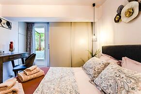 Urban Living Minicasa Nomad - Kalamata s Hideaway