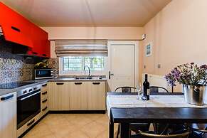 Urban Living Minicasa Nomad - Kalamata s Hideaway