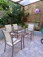 Urban Living Minicasa Nomad - Kalamata s Hideaway