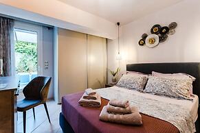 Urban Living Minicasa Nomad - Kalamata s Hideaway