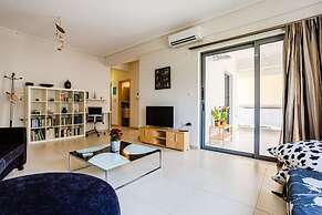 Kalamata s Spacious Getaway-taygetos Amazing View