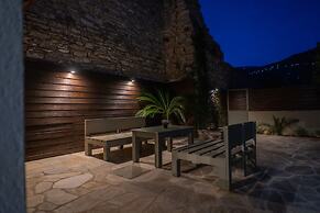 Seafront Karma Luxury - An Escape From Reality