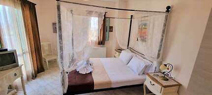 Skyros Luxury Poolside Getaway