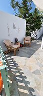 Skyros Luxury Poolside Getaway