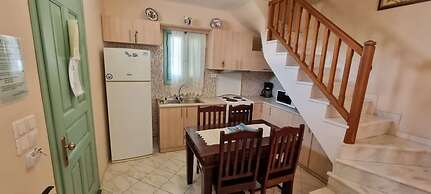 Skyros Luxury Poolside Getaway