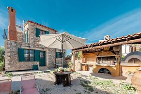 Maria s Serene Countryside Retreat by Chania