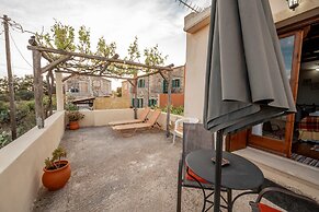 Agapi s Charming Retreat - Rustic Escape By Chania