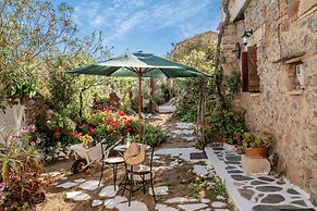 Agapi s Charming Retreat - Rustic Escape By Chania
