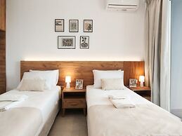 Cream Cozy Getaway - 3 Pearls Pool Retreat