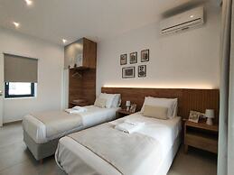 Cream Cozy Getaway - 3 Pearls Pool Retreat