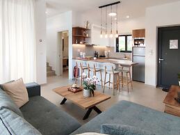 Cream Cozy Getaway - 3 Pearls Pool Retreat