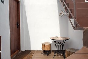 Santorini Rooftop Hot Tub Suite w Panoramic Views