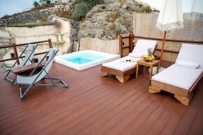 Santorini Rooftop Hot Tub Suite w Panoramic Views