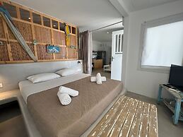 Mykonos Noir Nest - Sea View Escape