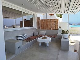 Mykonos Noir Nest - Sea View Escape