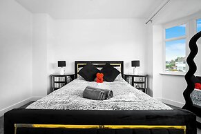 The Rock, Solihull Retreat Birmingham Airport