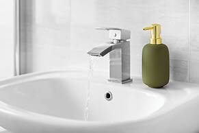 The Rock, Solihull Retreat Birmingham Airport