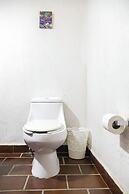 Family Home with Pool & Jacuzzi