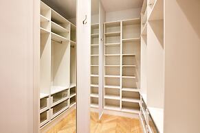 Dream Vatican Holidays - Marine Vintage Cars