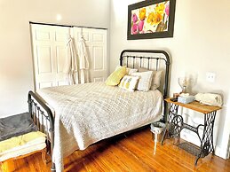 Tampa Heights Bungalow - Bed & Breakfast