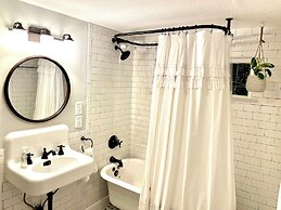 Tampa Heights Bungalow - Bed & Breakfast