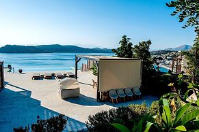 Beach Access 5 Bedroom Villa