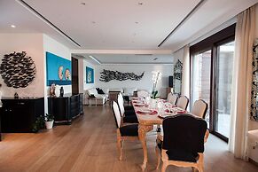 Beach Access 5 Bedroom Villa