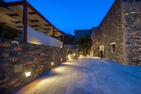 Beach Access 5 Bedroom Villa