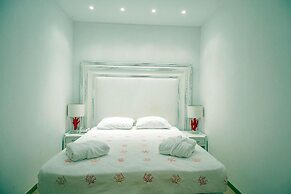 Beach Access 5 Bedroom Villa