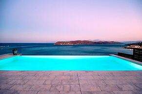 Beach Access 5 Bedroom Villa