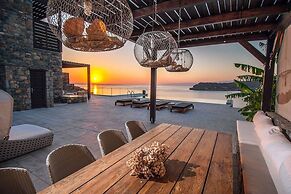 Beach Access 5 Bedroom Villa