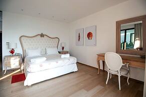 Beach Access 5 Bedroom Villa