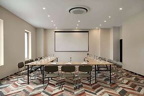 Ramada by Wyndham Bucharest Otopeni Airport