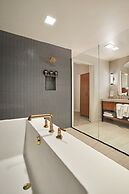 Hotel Brookmere & Arbor Spa