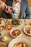 Hotel Brookmere & Arbor Spa