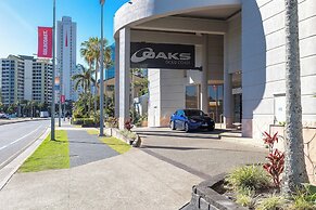 Surfers Paradise Studio with Ocean Views