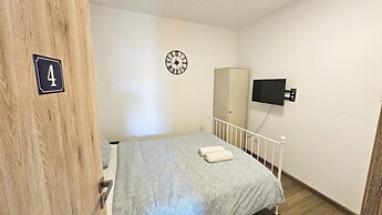 Downtown Rooms, 200m from Marina Beach