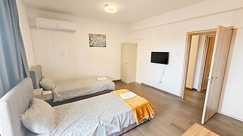 Downtown Rooms, 200m from Marina Beach